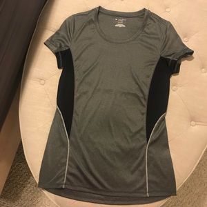 Workout top (like new)